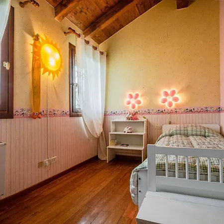 Enchanting Villa Allegra With Pool Lido di Jesolo