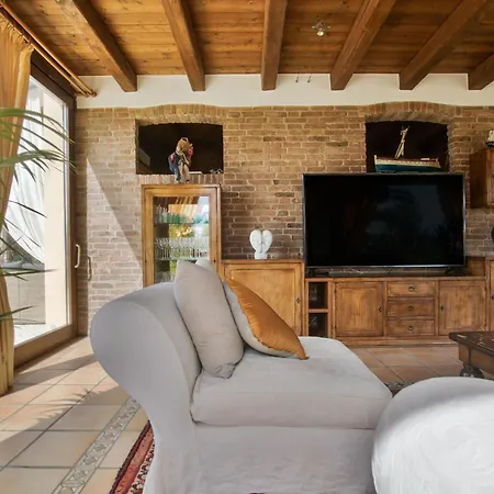 Enchanting Villa Allegra With Pool Lido di Jesolo