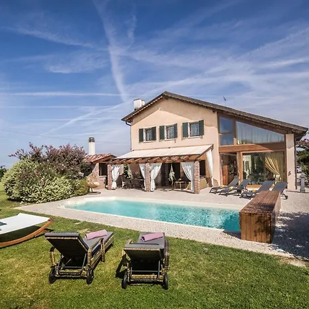 Apartment Enchanting Villa Allegra With Pool