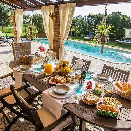 Enchanting Villa Allegra With Pool Apartment Lido di Jesolo